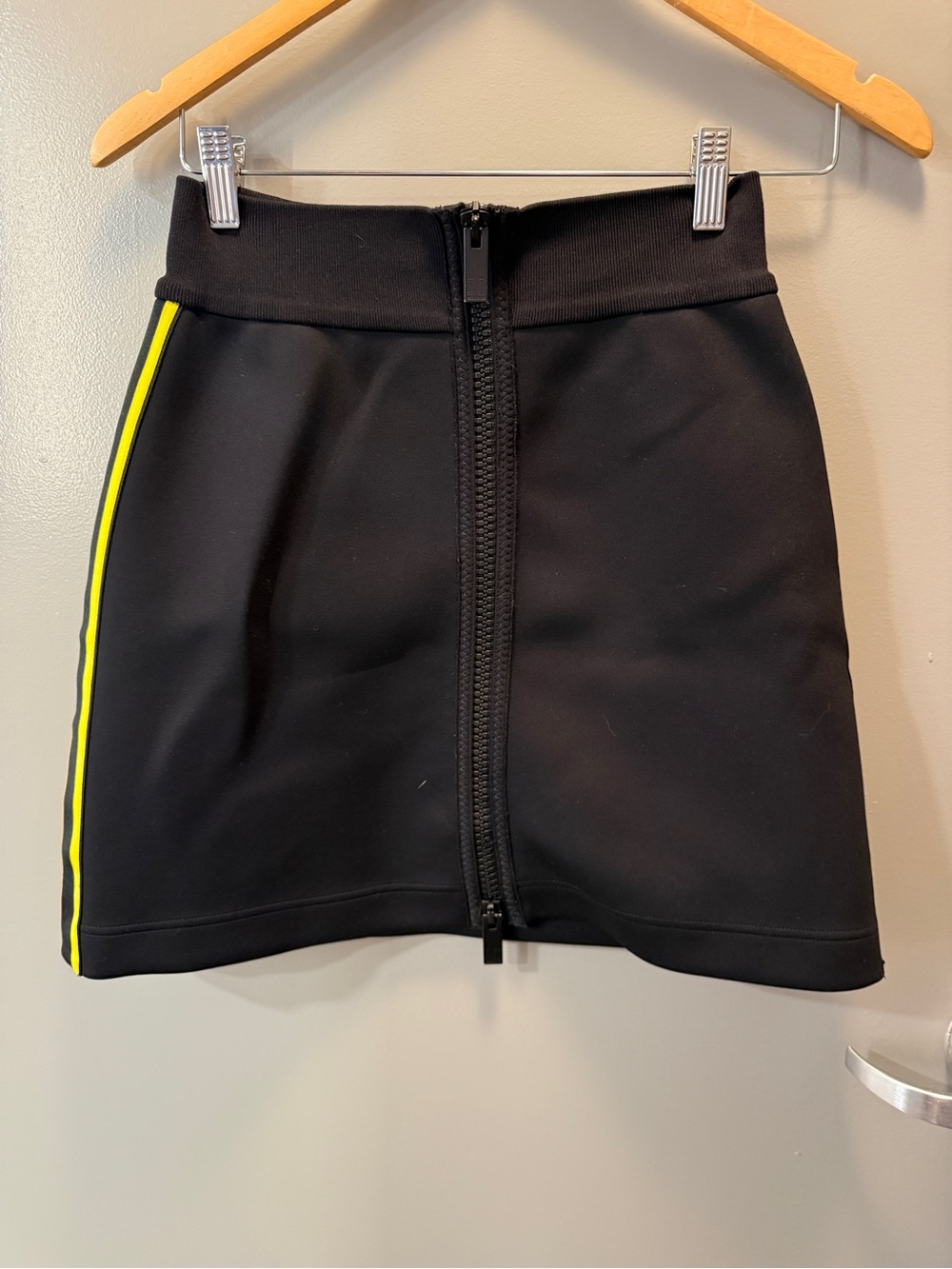 M Missoni Black Scuba Mini Skirt Side Stripe Zip Front IT 38 - Picture 1 of 8